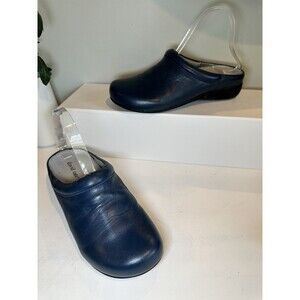 David Tate Womens 7.5M Navy Blue Soft Leather Slip On Clogs Mules Comfort Shoes
